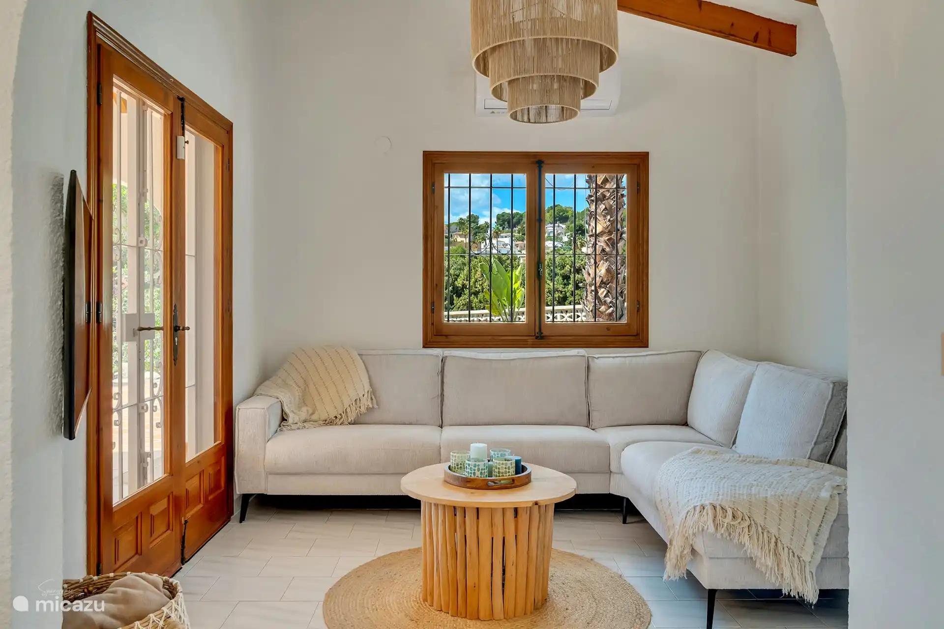 Salon with IP TV (smart TV)