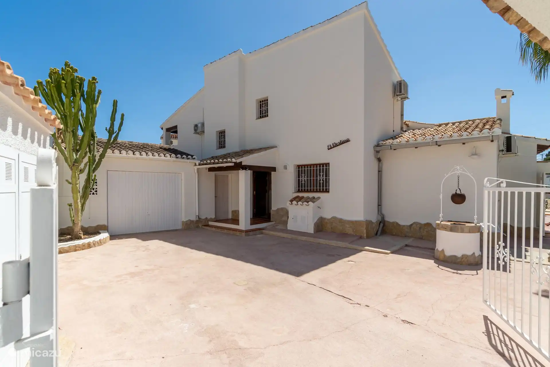Entrance, garage and access all on the ground floor