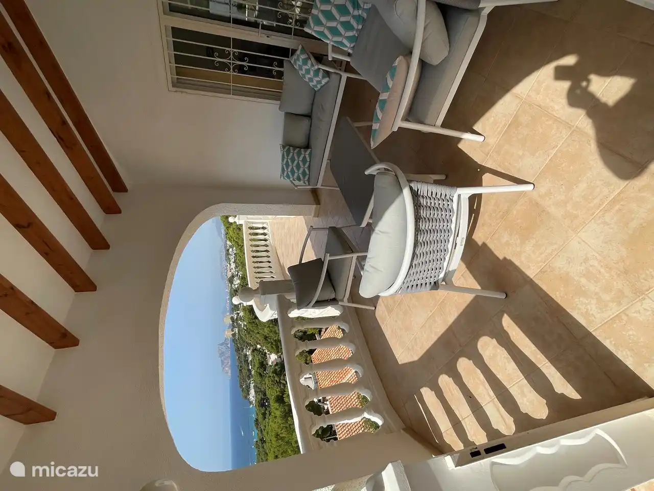 Salon aménagé à l'étage