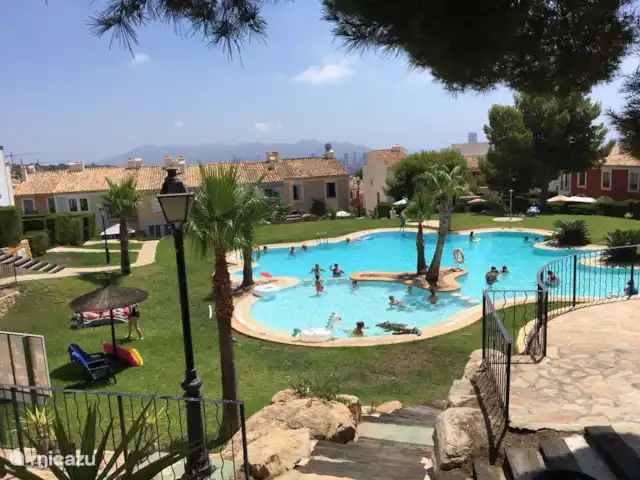 Location de Vacances Espagne, Costa Blanca, Benidorm, maison mitoyenne - Casita El Mirador Rafraîchissez-vous et amusez-vous en haute saison.