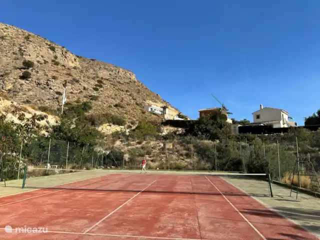 Location de Vacances Espagne, Costa Blanca, Benidorm, maison mitoyenne - Casita El Mirador Court de tennis disponible dans le complexe.