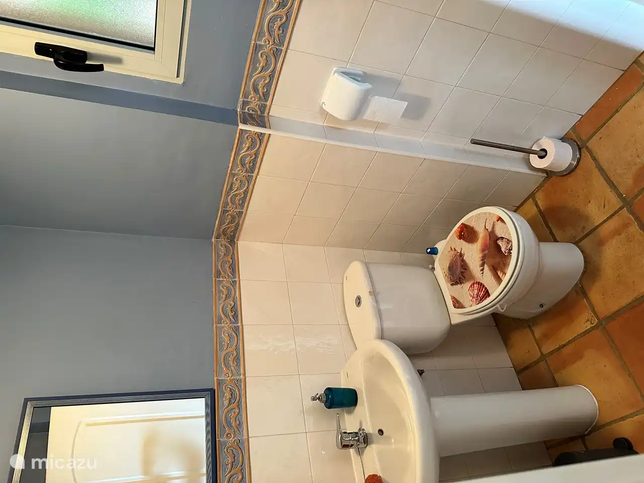 WC separado en el salón.