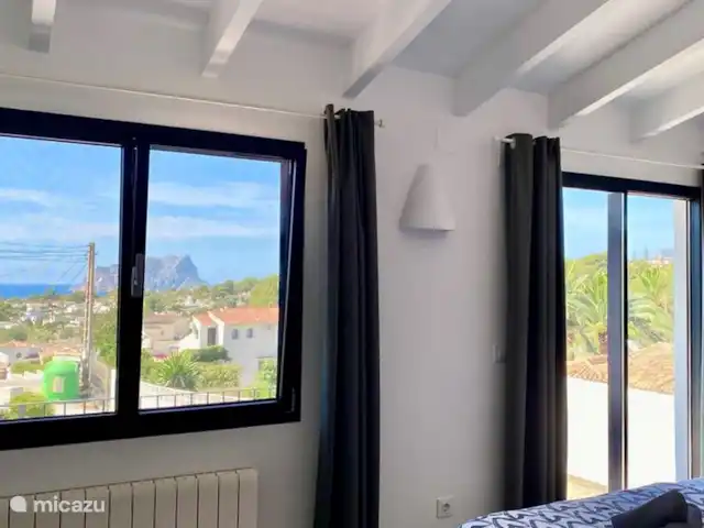 Villa El Nido | Moraire | 8 pers. | Espagne, Costa Blanca, Moraira - villa La chambre principale de la villa a une belle vue sur la montagne Ifach de Calpe