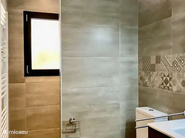 Villa El Nido | Moraire | 8 pers. | Espagne, Costa Blanca, Moraira - villa La Villa El Nido dispose de 3 salles de bain complètes avec douche à effet pluie