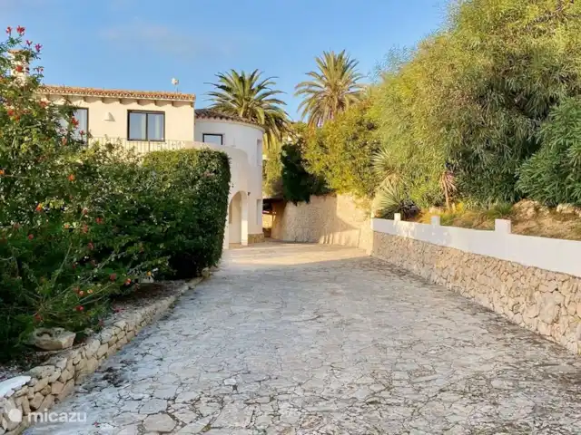 Villa El Nido | Moraire | 8 pers. | Espagne, Costa Blanca, Moraira - villa L'allée de la villa a suffisamment d'espace pour plusieurs voitures