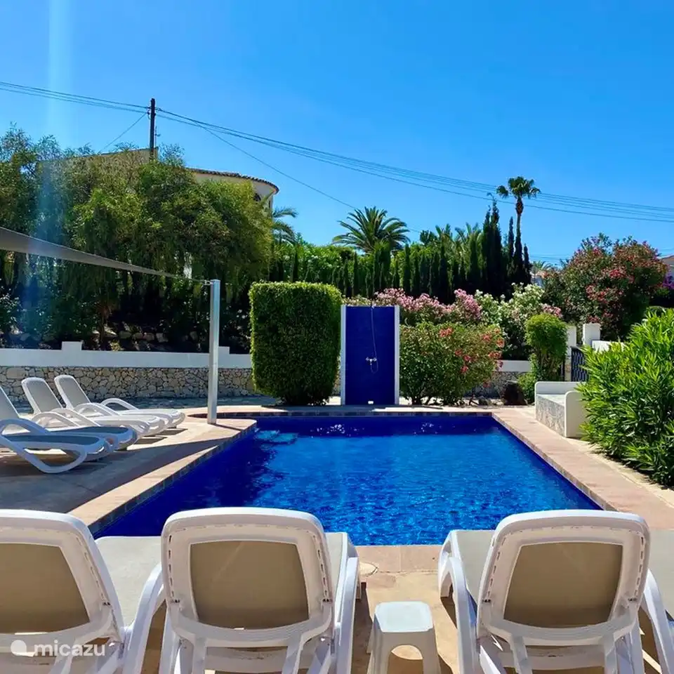 Villa El Nido heeft een privé zwembad in de tuin