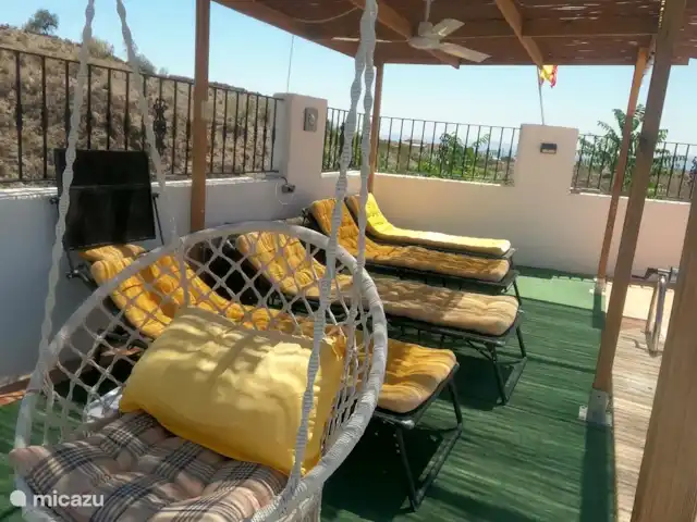 Cortijo naturista con vistas en España, Andalucía, Oria - apartamento Tumbonas de piscina
