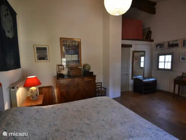 Shoto | France, Vaucluse, Aubignan - maison de vacances Chambre avec lit king-size 1,80 x 2,00 avec surmatelas (ou 2 x 0,90 x 2,00)