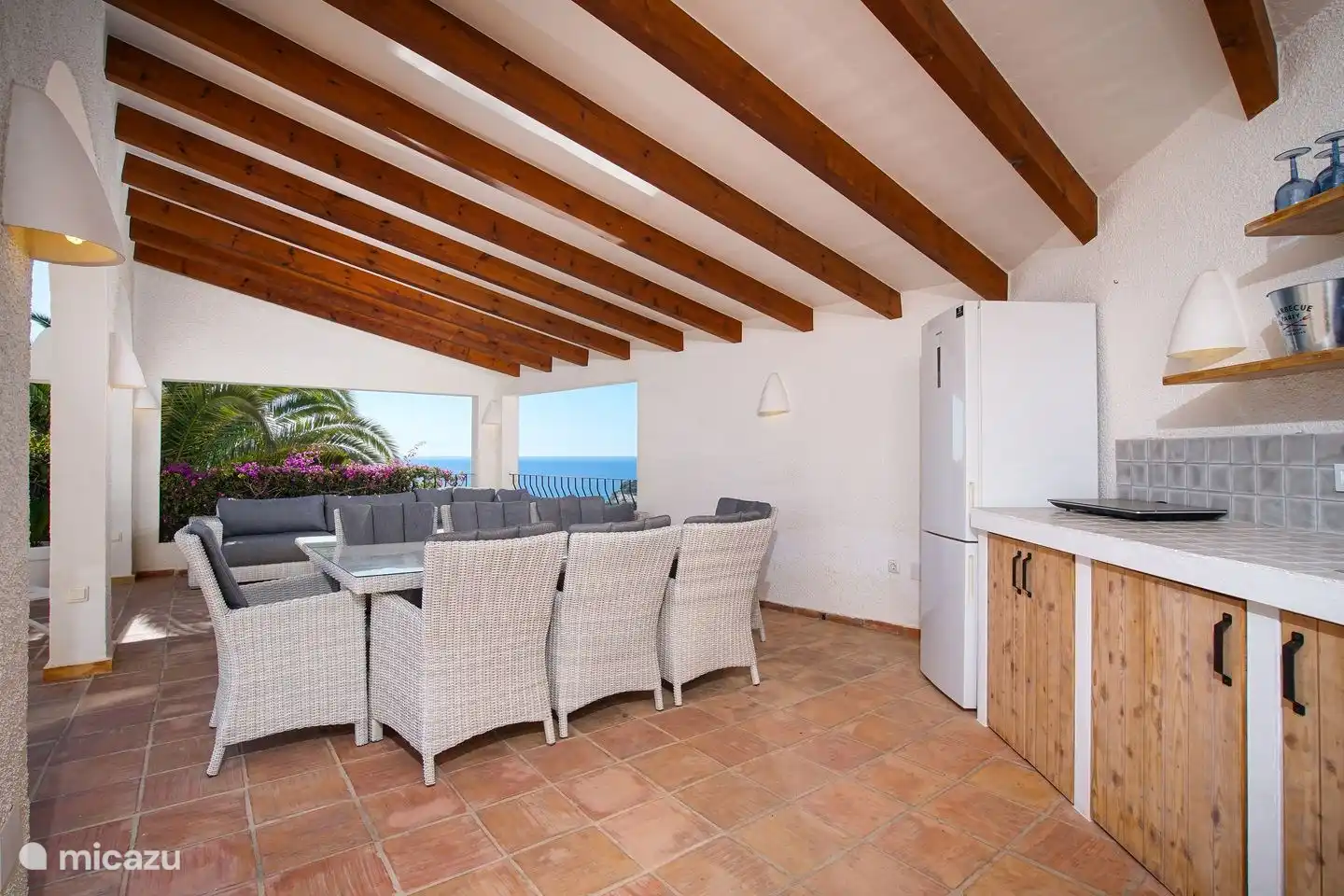 Covered outdoor kitchen with fantastic sea view