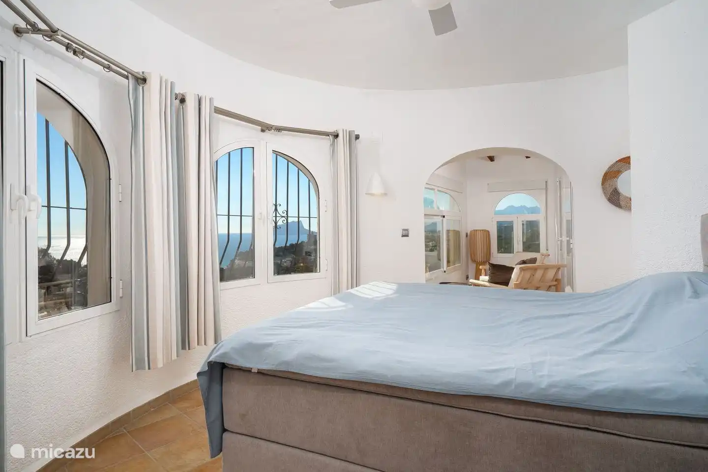 Villa Bahia del Portet has 4 bedrooms with large box-spring beds