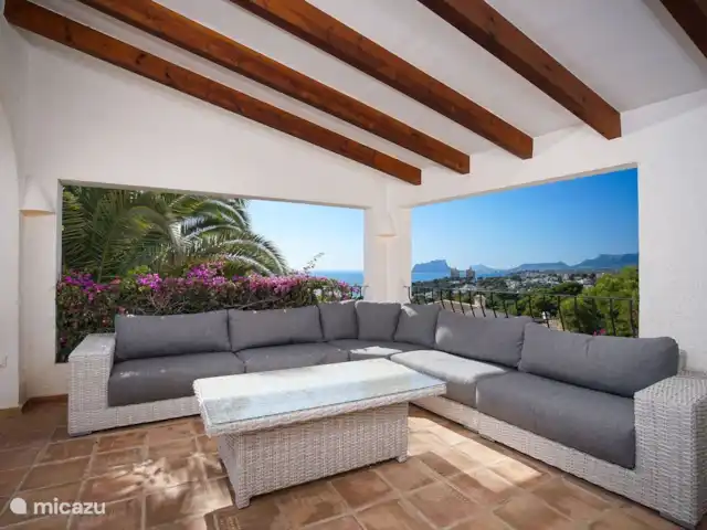 Villa Bahia del Portet | Moraira  huren in Spanje, Costa Blanca, Moraira - villa De overdekte lounge area van Villa Bahia del Portet heeft prachtig zeezicht