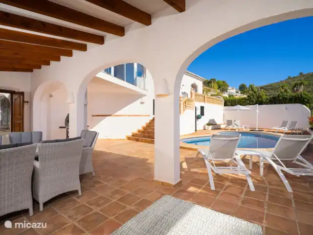 Villa Bahia del Portet | Moraira  huren in Spanje, Costa Blanca, Moraira - villa De buitenkeuken van Villa Bahia del Portet is verbonden met privé zwembad