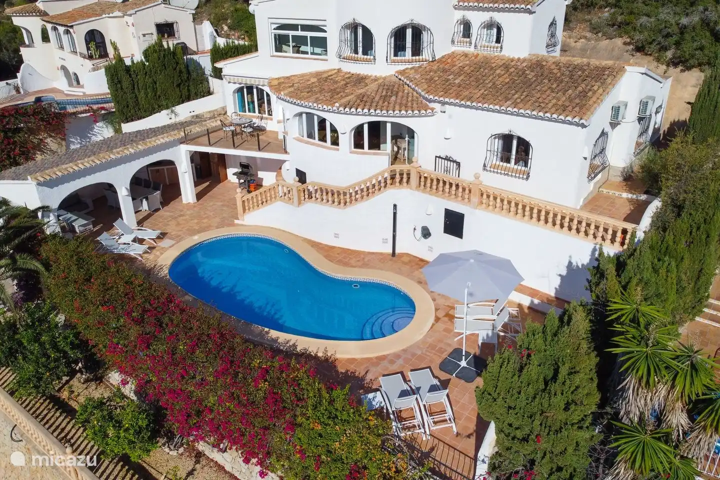 Villa Bahia del Portet in Moraira can accommodate 8 people