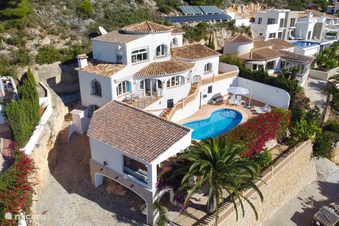 Villa Bahia del Portet in Moraira can accommodate 8 people