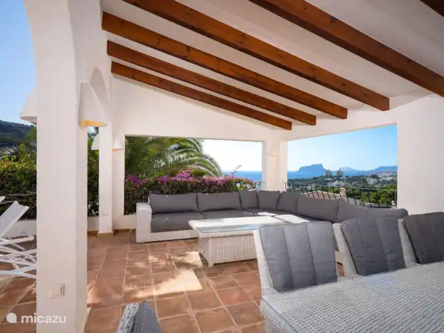 Villa Bahia del Portet | Moraira  huren in Spanje, Costa Blanca, Moraira - villa Het overdekte terras van Villa Bahia del Portet met prachtig zeezicht
