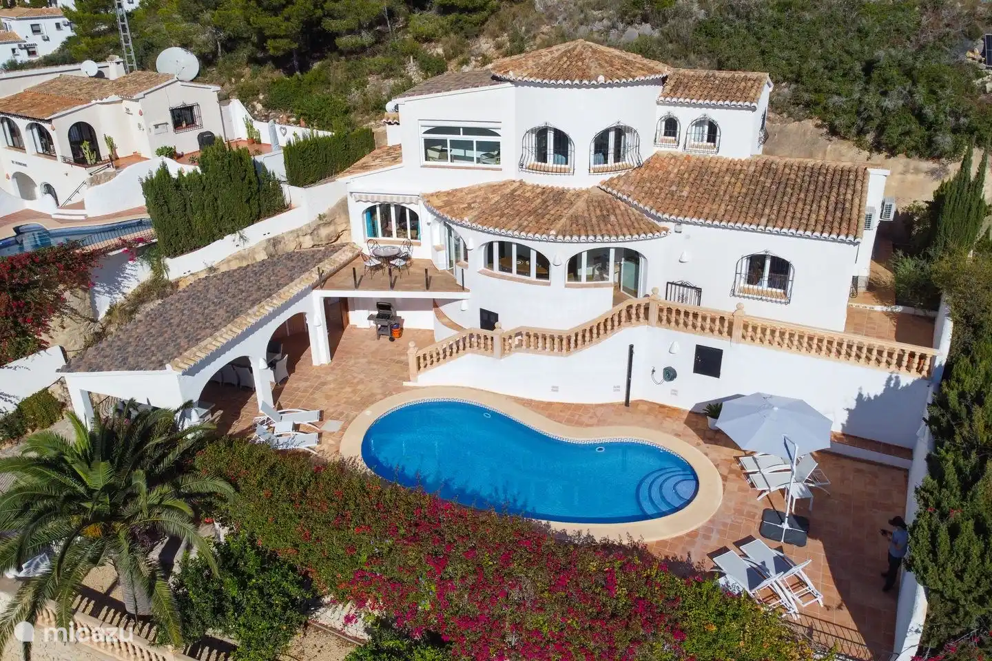 Villa Bahia del Portet in Moraira can accommodate 8 people