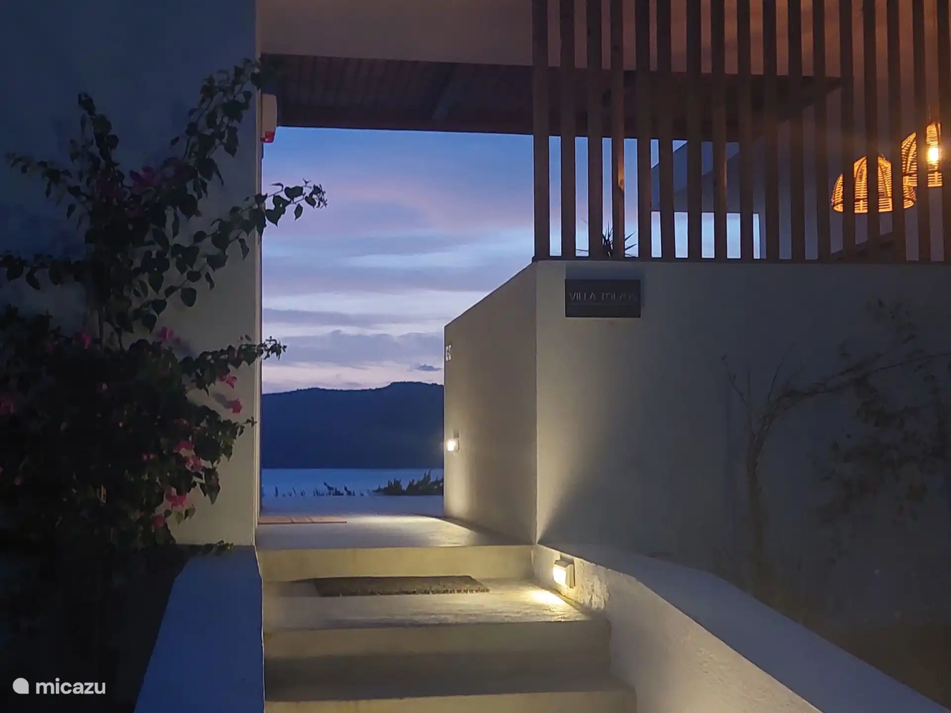 Entree Villa