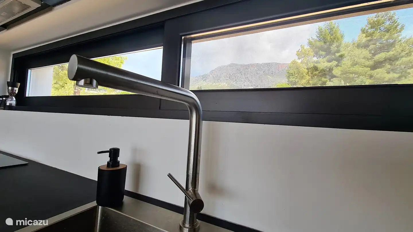 Villa Tolyos Bergblick von der Küche aus