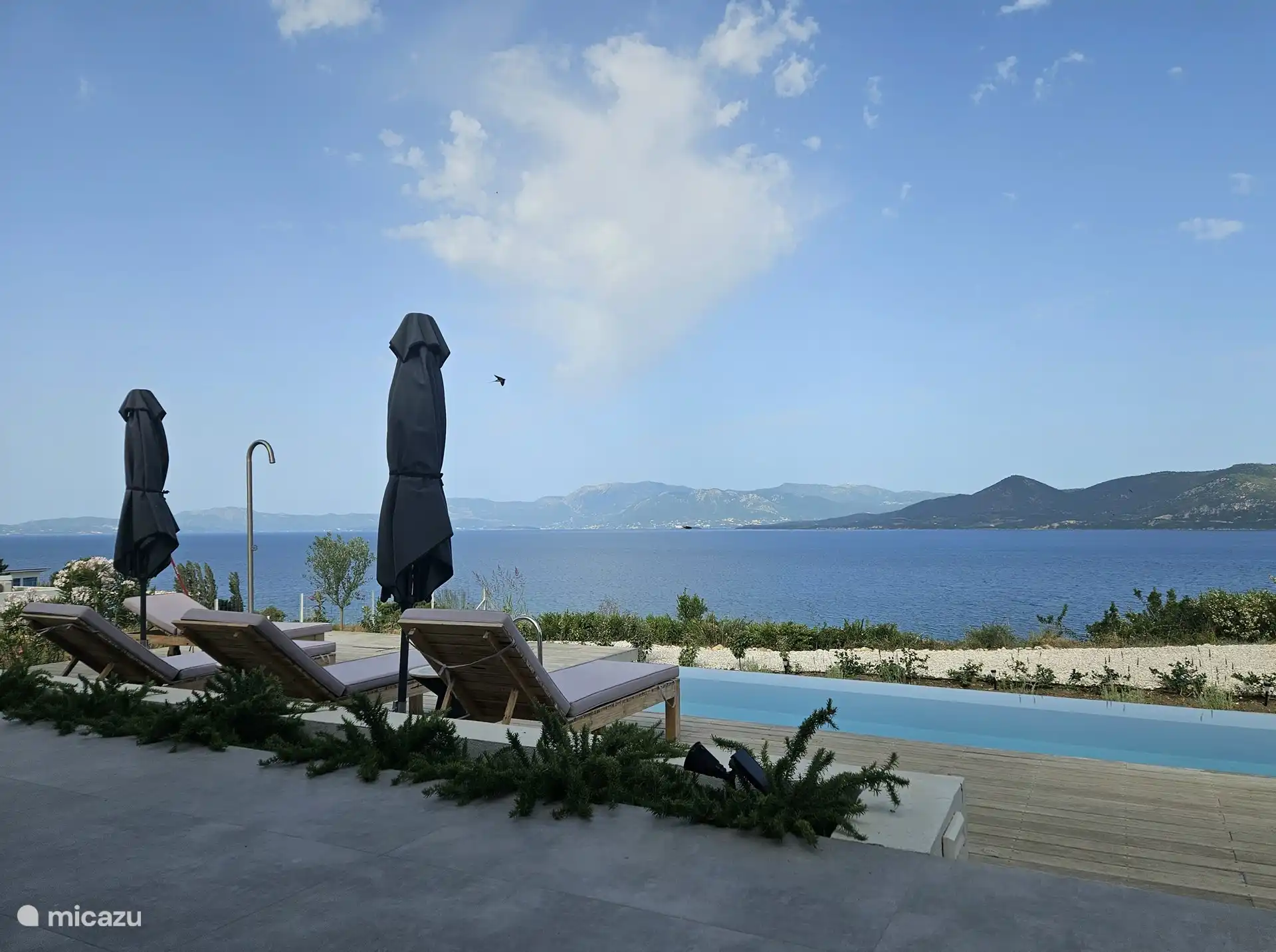 Blick auf Lefkada von Ihrer Sonnenliege aus