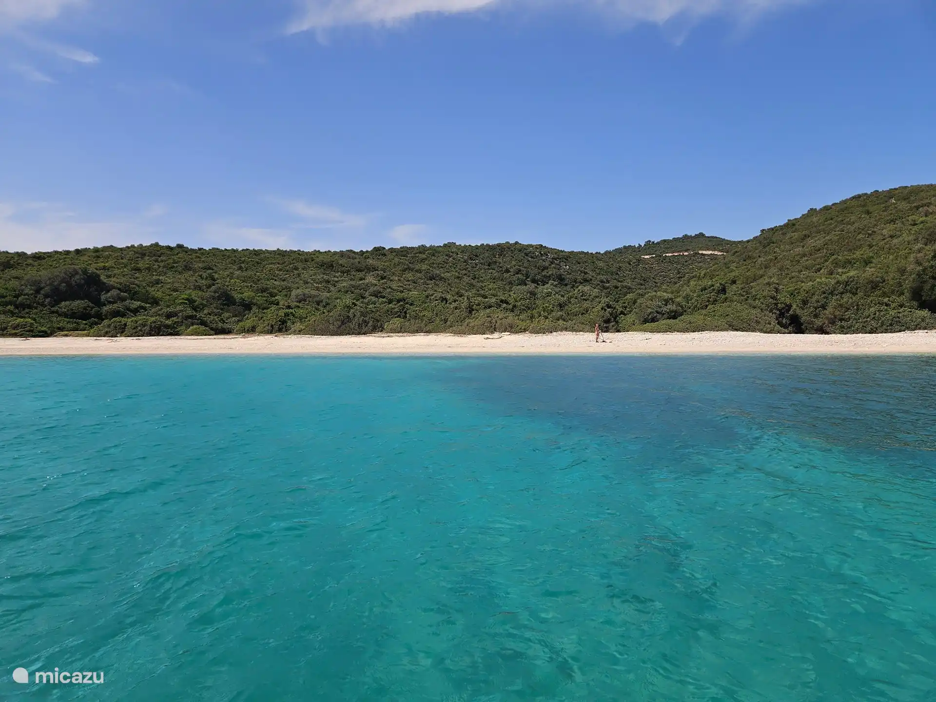 Mit dem Boot zur Schnorchelbucht in der Nähe von Paleros