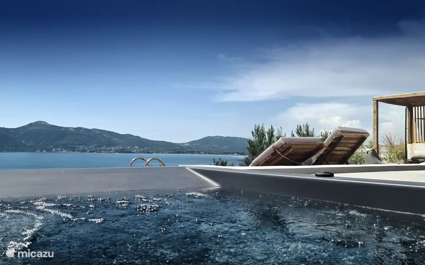 Whirlpool – bereit für den Sonnenuntergang