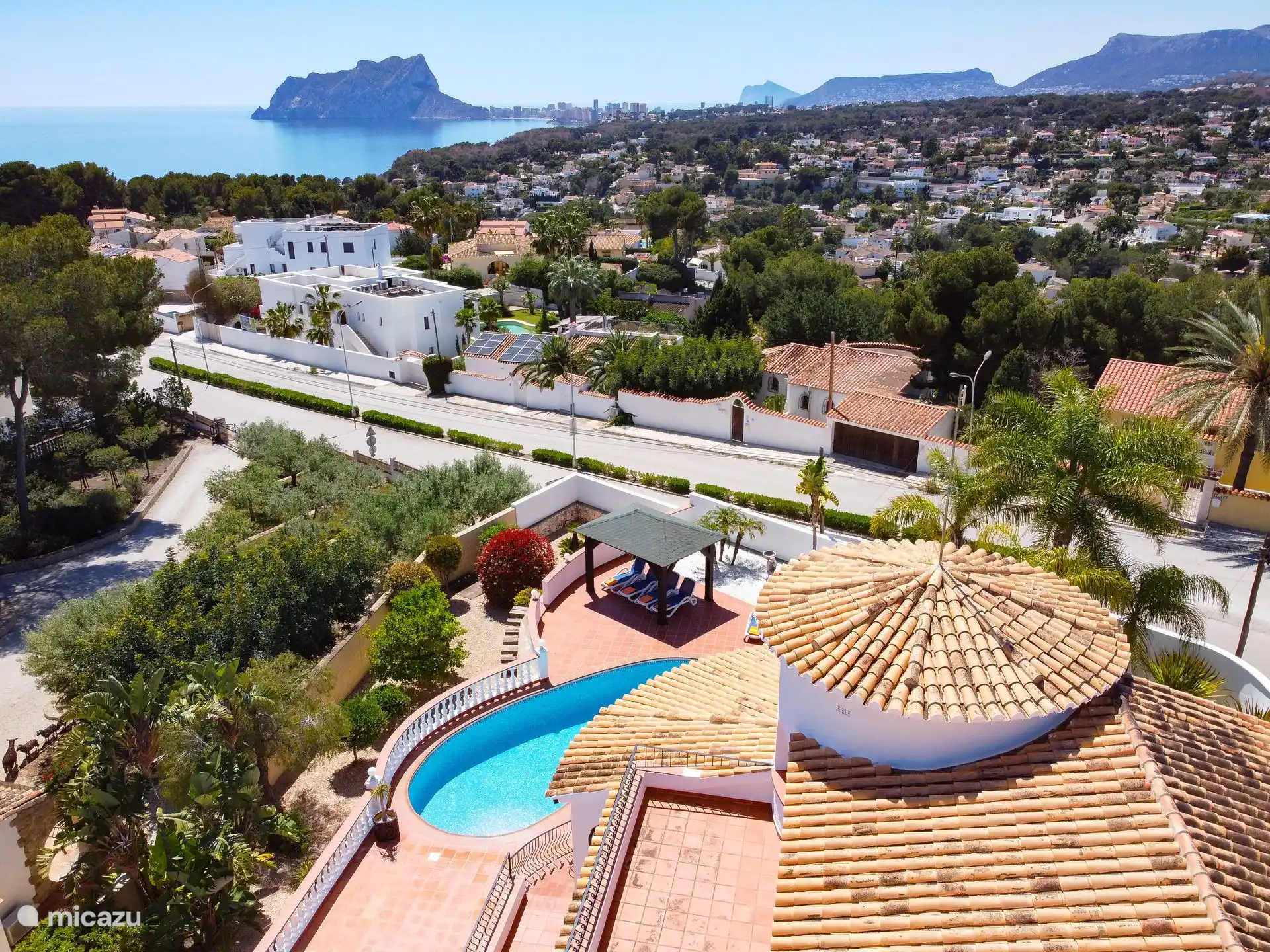 Villa Rosana en Moraira se encuentra cerca del mar Mediterráneo.
