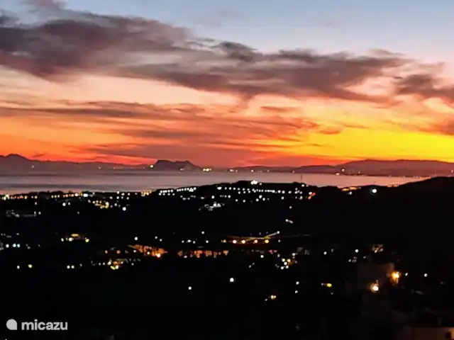 Maison de Ville Atmosphérique La Heredia | Espagne, Costa del Sol, La Heredia - maison de vacances Coucher de soleil depuis le toit-terrasse sur la vallée