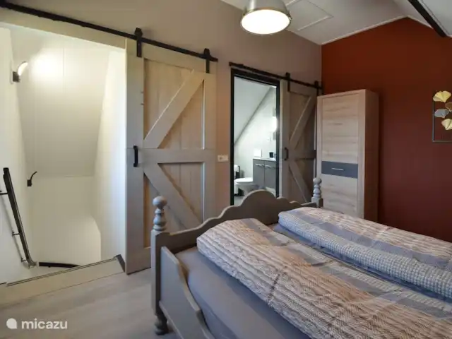 Loge 'De Köttelpeer' | Pays-Bas, Overijssel, Denekamp - cabane en bois / lodge Chambre et salle de bain au premier étage