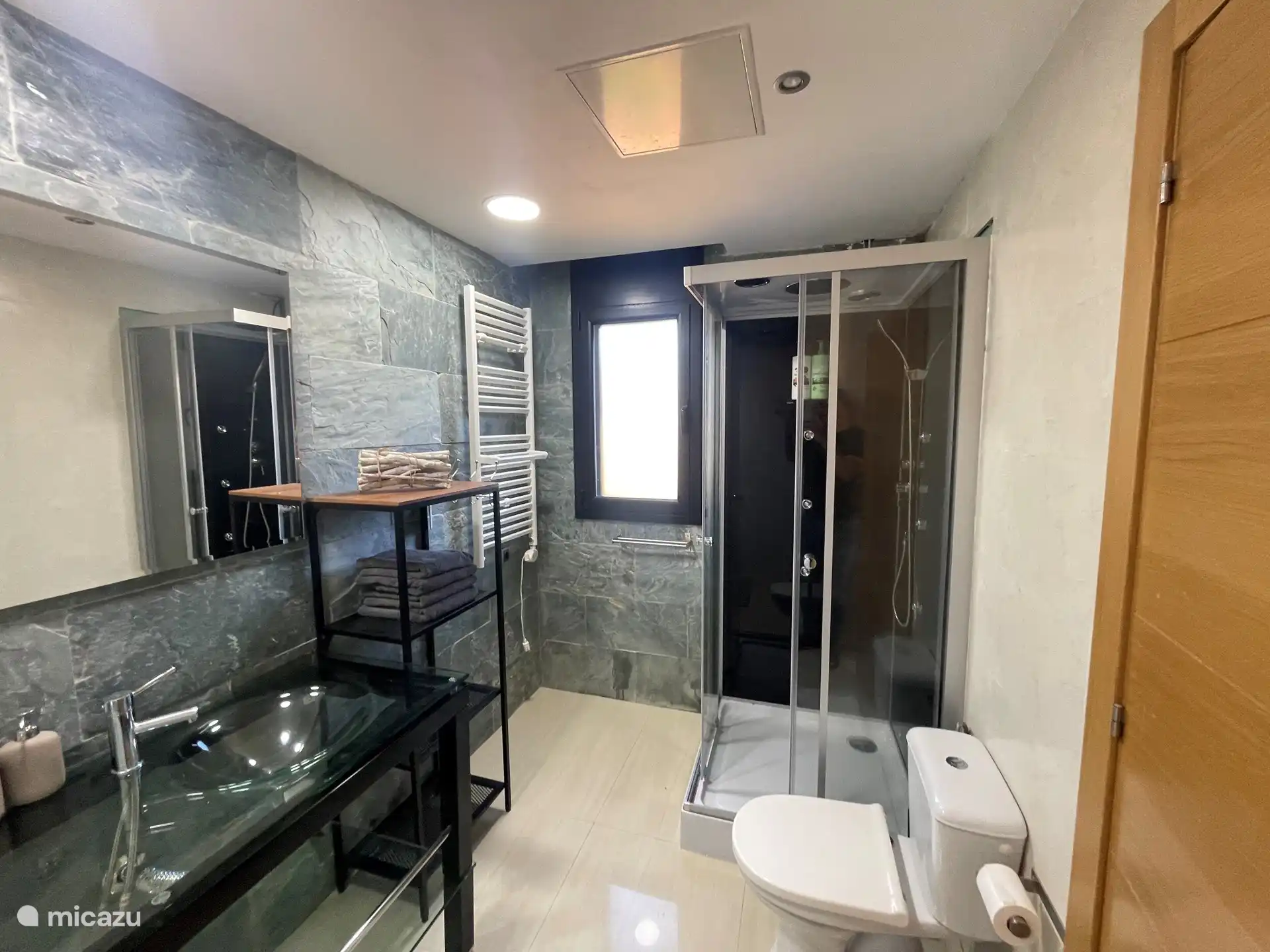 Salle de bain attenante