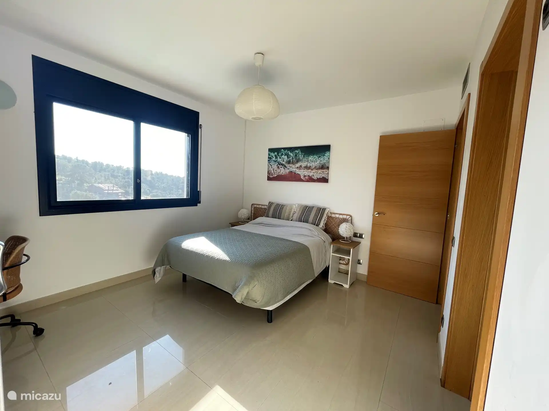 Chambre avec salle de bain attenante