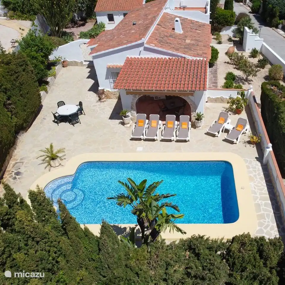 Die Villa Alicia in Moraira bietet Platz für 6 Personen