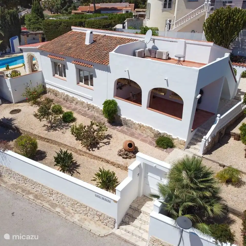 Die Villa Alicia in Moraira bietet Platz für 6 Personen