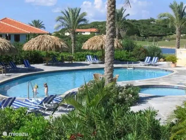 Belle villa sur Blue Bay | Curaçao, Curaçao-Centre, Blue Bay - villa De la terrasse vous avez une vue sur la piscine
