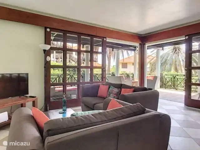 Belle villa sur Blue Bay | Curaçao, Curaçao-Centre, Blue Bay - villa Salon spacieux
