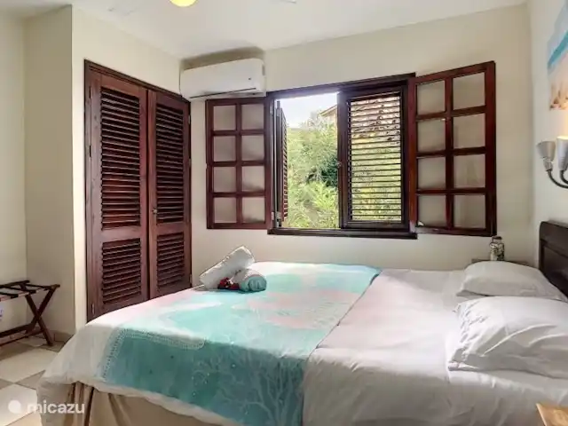 Belle villa sur Blue Bay | Curaçao, Curaçao-Centre, Blue Bay - villa Chambre des maîtres avec salle de bain privée