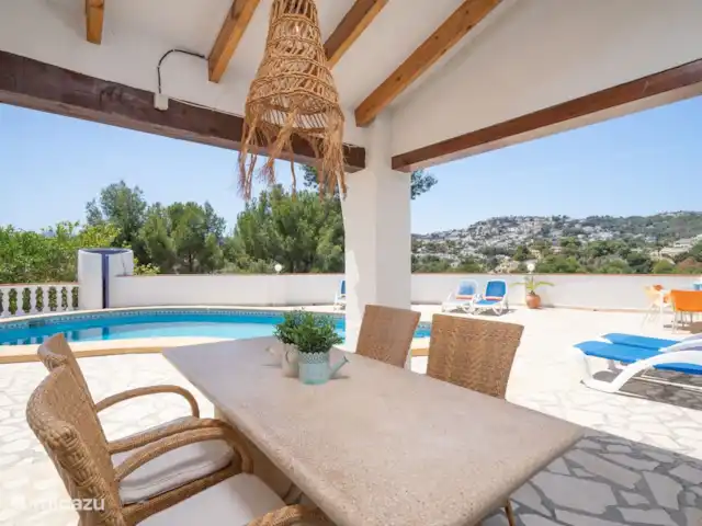 Villa Naranja | moraira | 6 personas en España, Costa Blanca, Moraira - villa La terraza cubierta ofrece una zona de sombra ideal