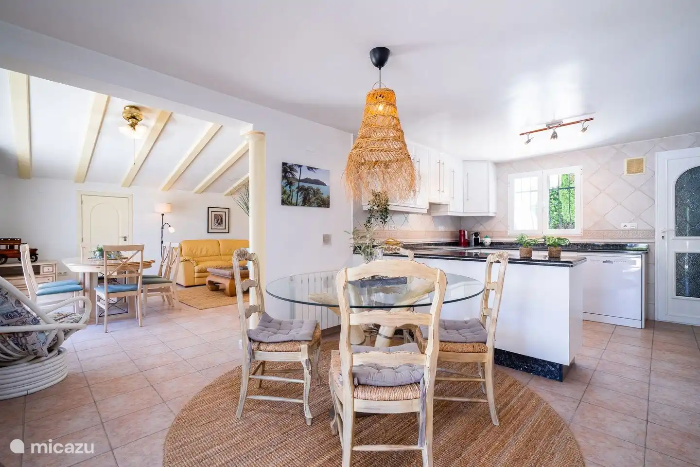 The open kitchen of Villa Naranja is spacious and fully equipped