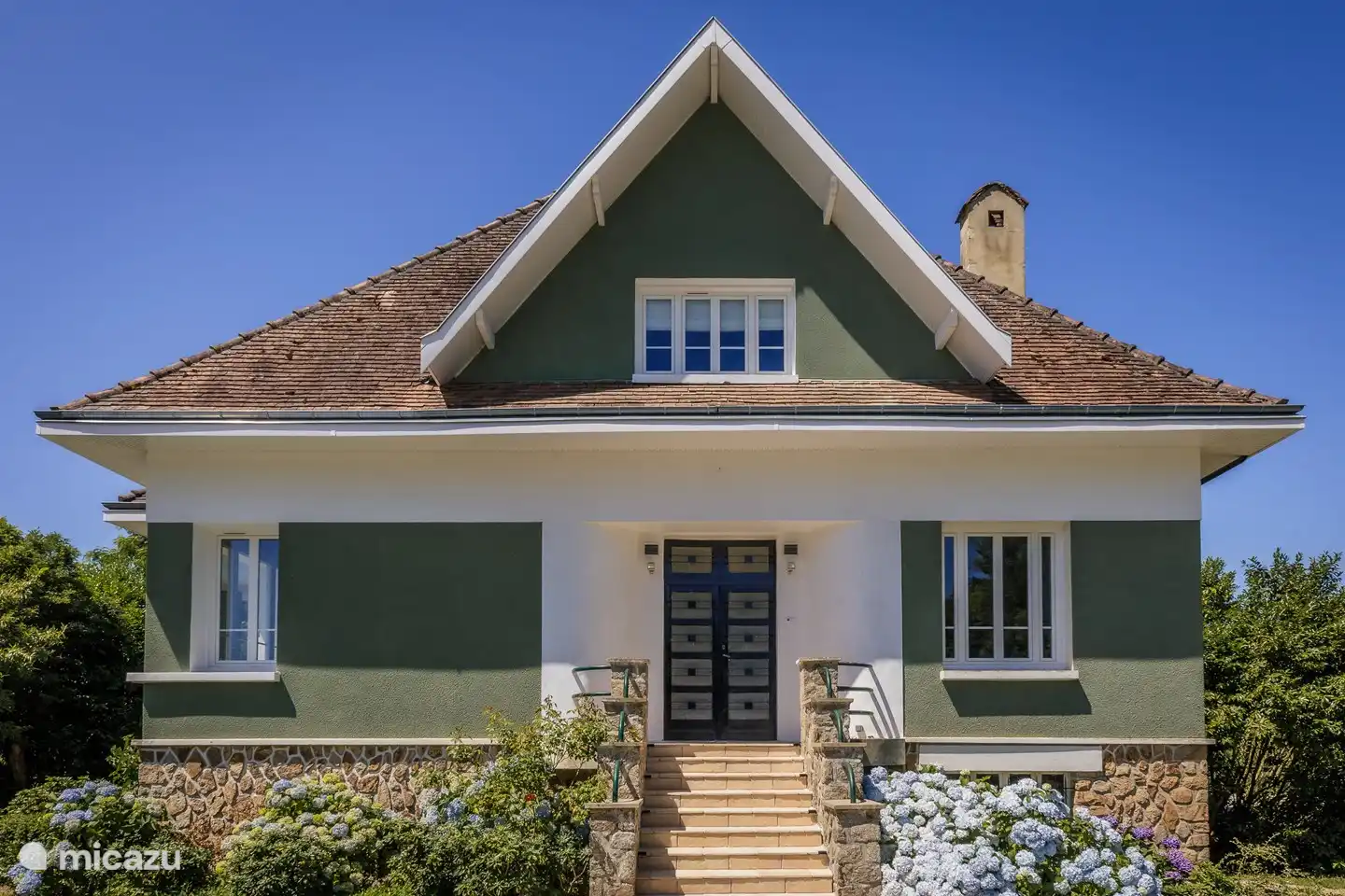 devant la Villa Verte