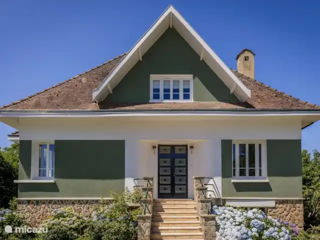 Villa Verte La chambre Haas | France, Haute-Vienne, Saint-Mathieu - chambres d'hôtes devant la Villa Verte