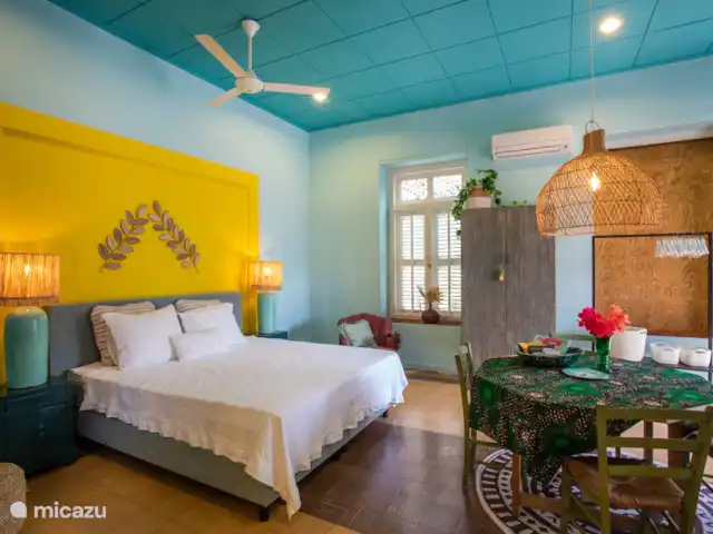 Appartement coloré à Otrabanda | Curaçao, Curaçao-Centre, Willemstad - maison de ville Lit king size