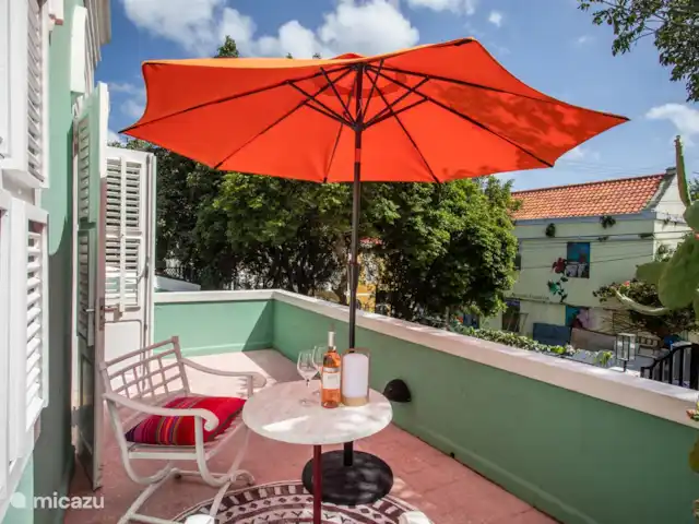 Appartement coloré à Otrabanda | Curaçao, Curaçao-Centre, Willemstad - maison de ville Le balcon privé