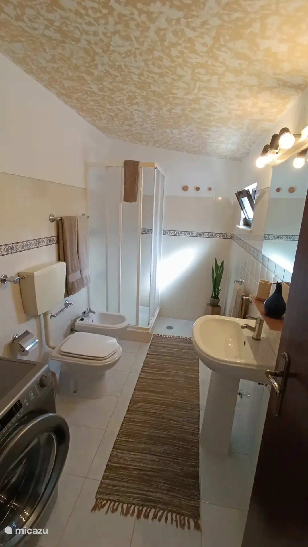 WC 1: Suite de la habitación doble - Ducha y lavadora disponibles