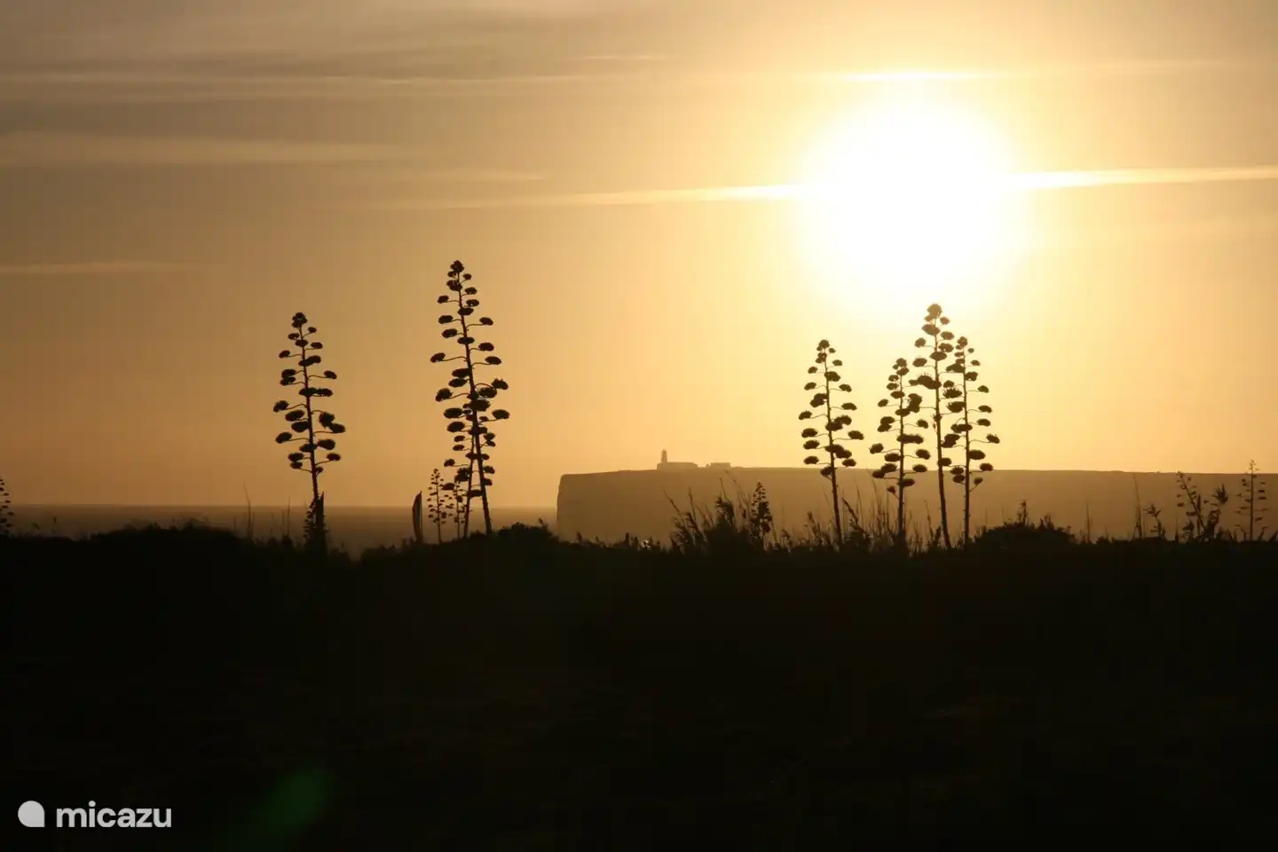 Hermosas puestas de sol en los acantilados