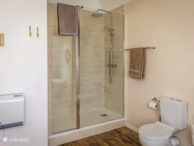 Villa Verte La chambre Vos en Francia, Alta Viena, Saint-Mathieu - alojamiento y desayuno baño zorro