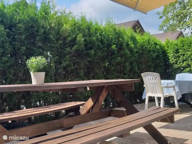 Seepark Kirchheim Huize Kok huren in Duitsland, Hessen, Reimboldshausen (Kirchheim) - vakantiehuis Fijn terras met zonnescherm, verwarming en een grote tafel !