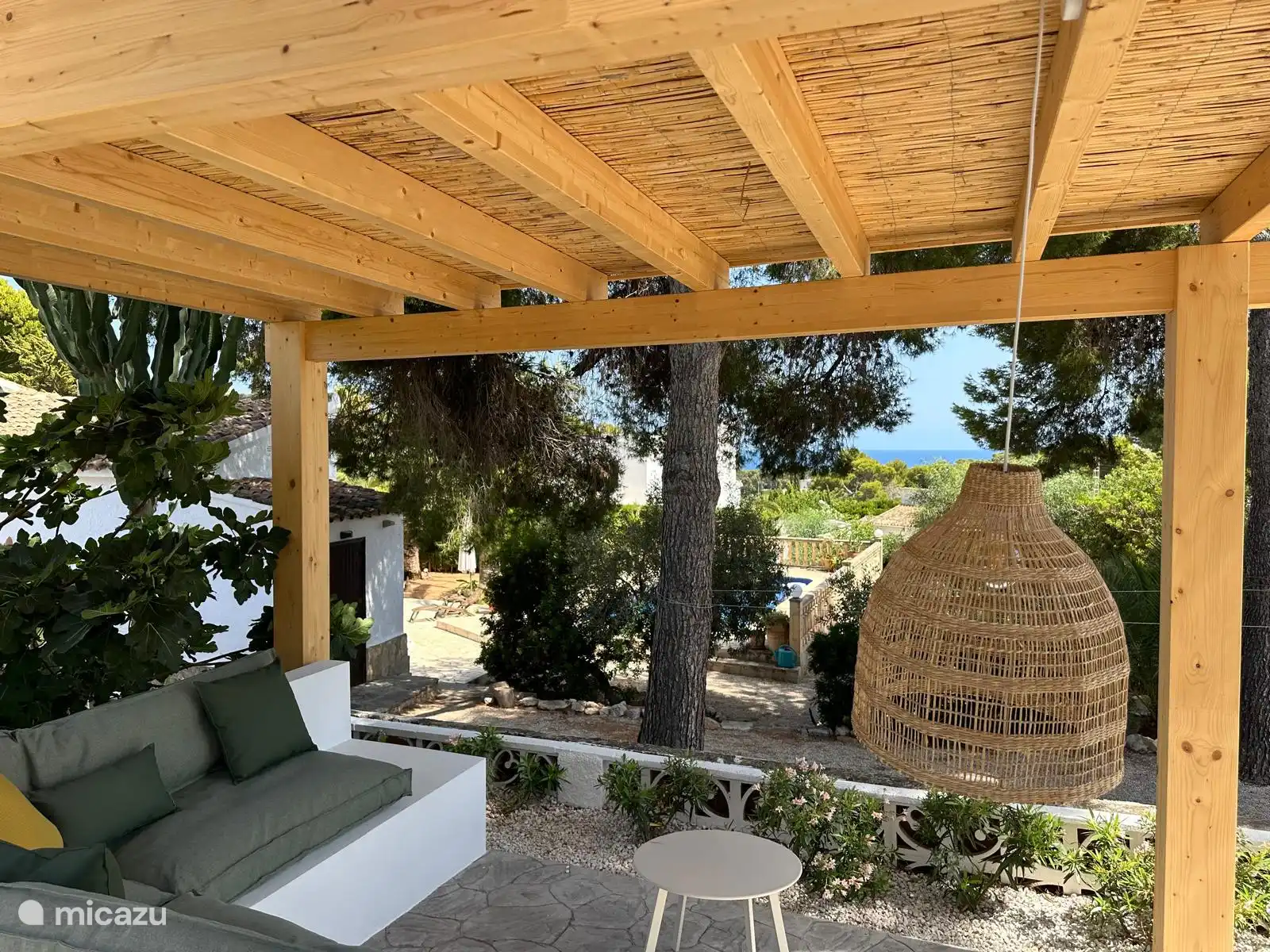 Villa La Bonita Moraira, eine gemütliche Terrasse neben der Poolterrasse
