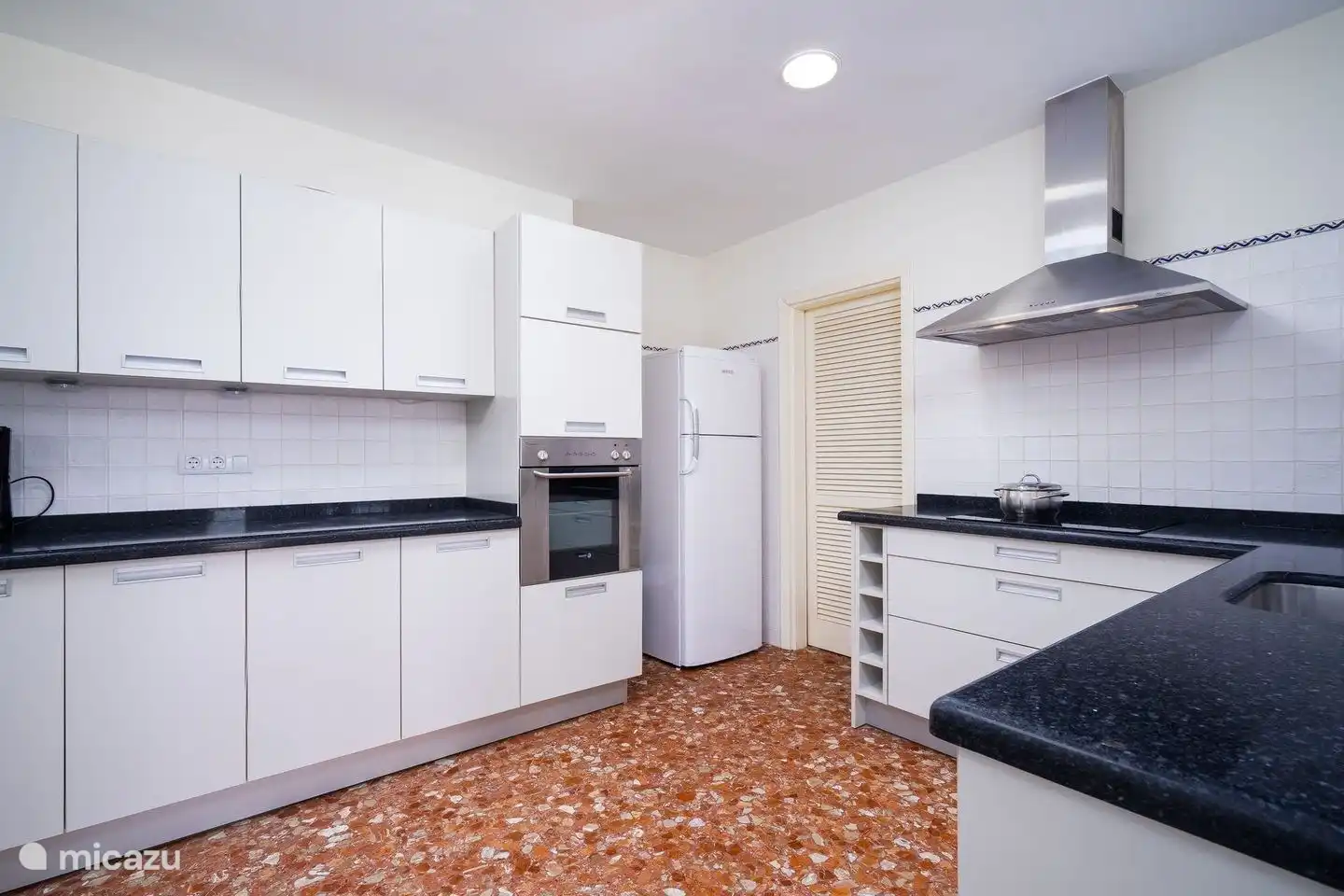 Die Küche der Villa Patricia ist komplett ausgestattet