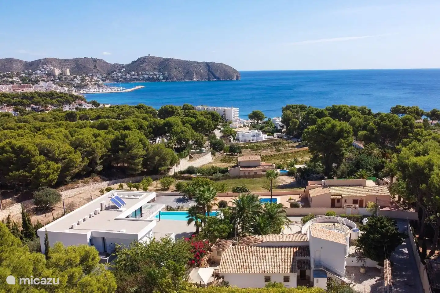 Villa Patricia liegt zentrumsnah und verfügt über einen wunderschönen Meerblick