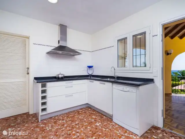 Villa Patricia | Moraire | 8 personnes | Espagne, Costa Blanca, Moraira - villa Il y a même une vue sur la mer depuis la cuisine complète de la Villa Patricia