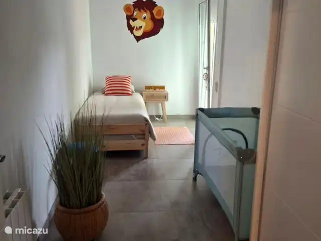 Casa Els Pins met verwarmd zwembad huren in Spanje, Costa Brava, Blanes - villa Kinderkamer met wieg (optioneel)